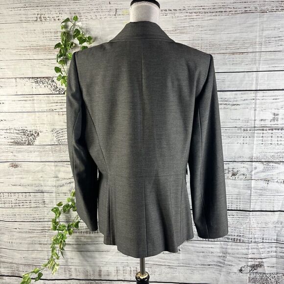 Tahari Blazer Jacket sz 16 Classic Gray Pockets Suit Career Professional Church - Picture 13 of 14